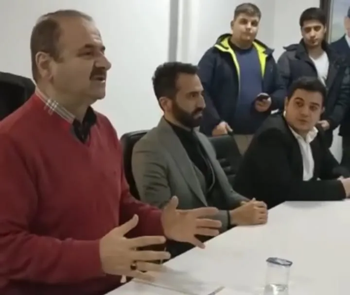 MERZİFON GENÇLİK KOLLARINDA DEVİR TESLİM GERÇEKLEŞTİ 