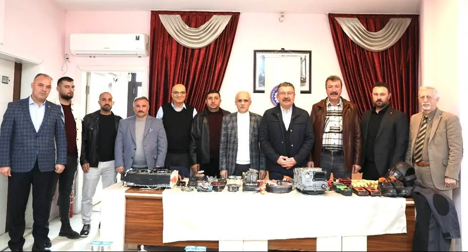“ELEKTRİKLİ ARAÇLAR SERVİSLERDEN ÇIKIP SANAYİ SİTELERİNE GELMEYE BAŞLAYACAK”